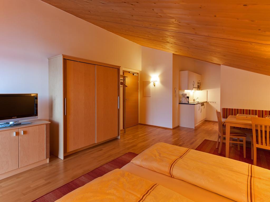 Haus Sebastian Apartman Lech am Arlberg Szoba fotó