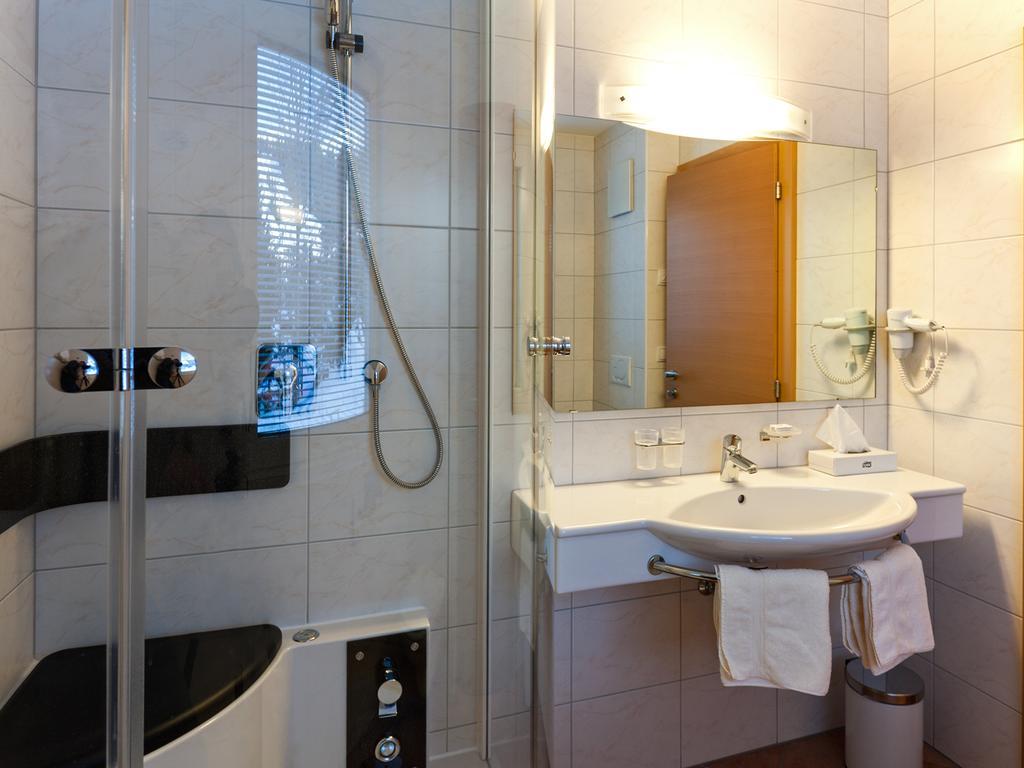 Haus Sebastian Apartman Lech am Arlberg Szoba fotó